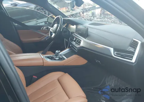 2021 BMW X6 M50I z USA, uszkodzony, nr VIN 5UXCY8C03M9F12449